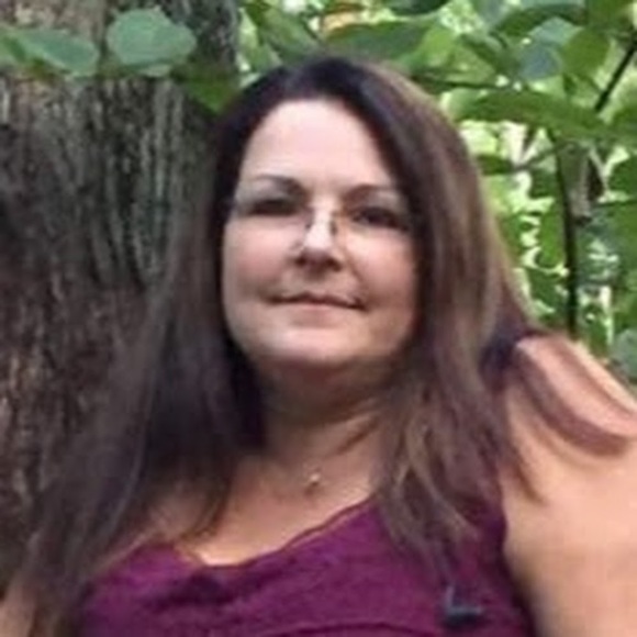 Meet your Posher, Lucina - Picture 1 of 1